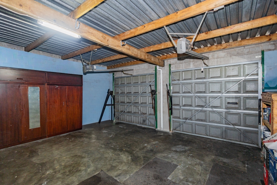 3 Bedroom Property for Sale in The Crest Western Cape